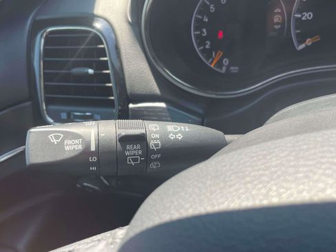 Used 2019 Jeep Grand Cherokee High Altitude AWD/4WD image 23