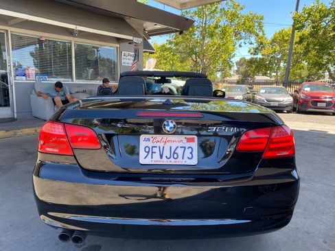 Used 2011 BMW 328i Convertible RWD image 4