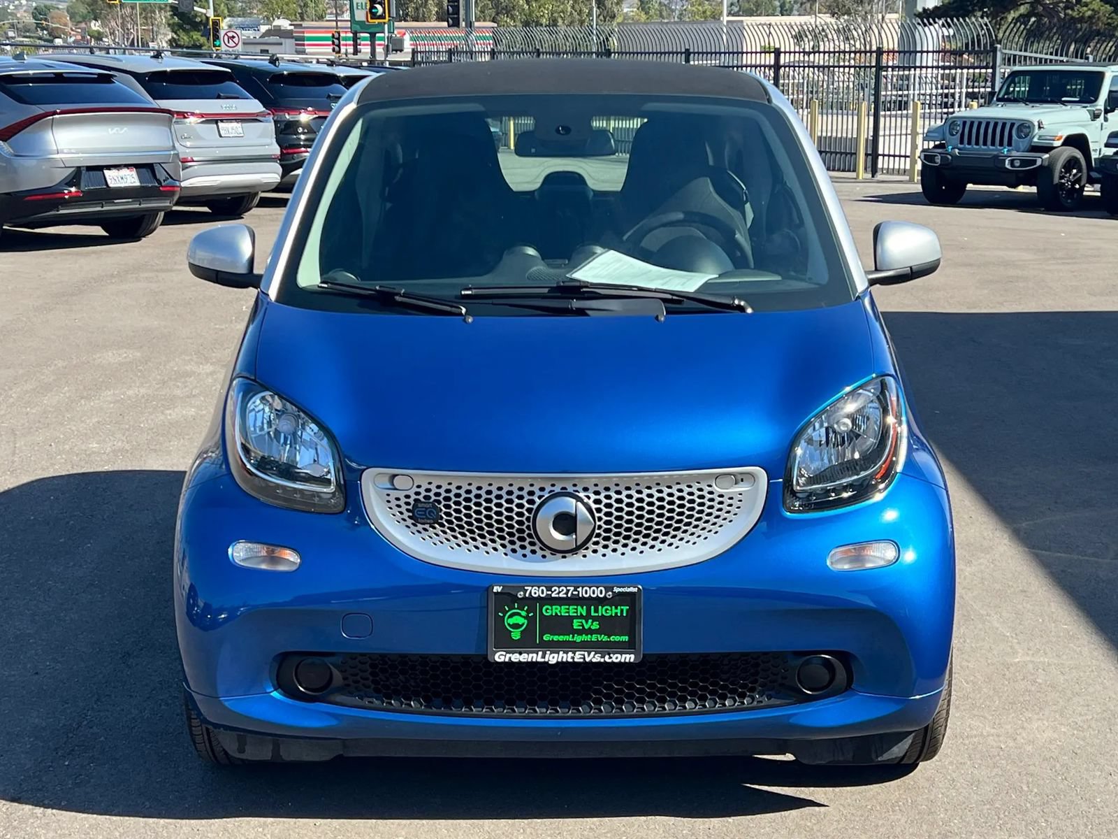 Used 2018 smart fortwo electric drive RWD image 2