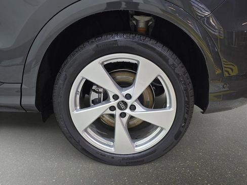 New 2025 Audi Q5 Prestige image 34