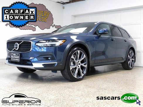 Used 2026 Volvo V90 B6 Cross Country Ultra image 1