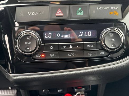 Used 2018 Mitsubishi Outlander GT AWD/4WD image 17