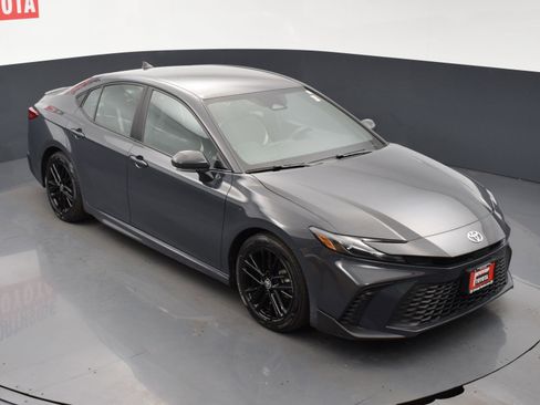 Used 2025 Toyota Camry SE FWD image 22