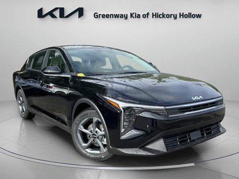 New 2025 Kia K4 LXS FWD image 1