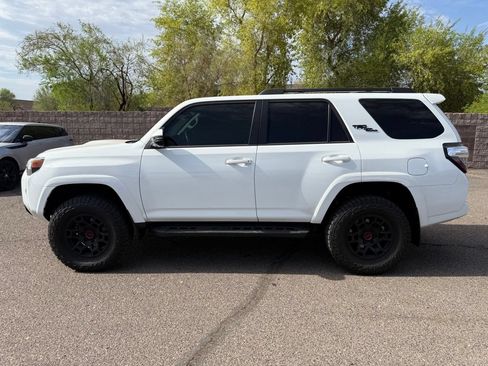 Used 2022 Toyota 4Runner TRD Off-Road Premium AWD/4WD image 8
