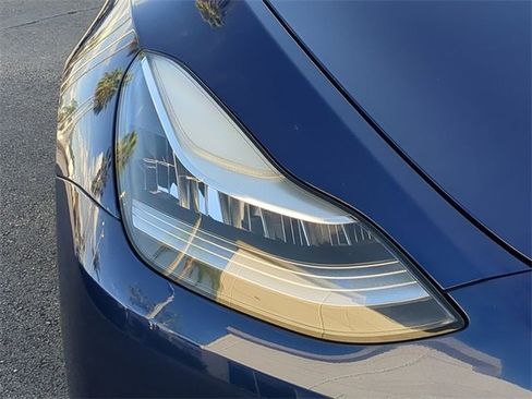 Used 2020 Tesla Model Y Long Range image 10