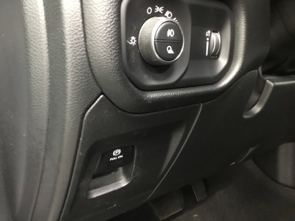 Used 2023 RAM 1500 Big Horn AWD/4WD image 9