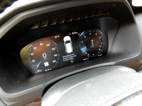 Used 2019 Volvo XC90 T6 Momentum w/ Advanced Package image 15