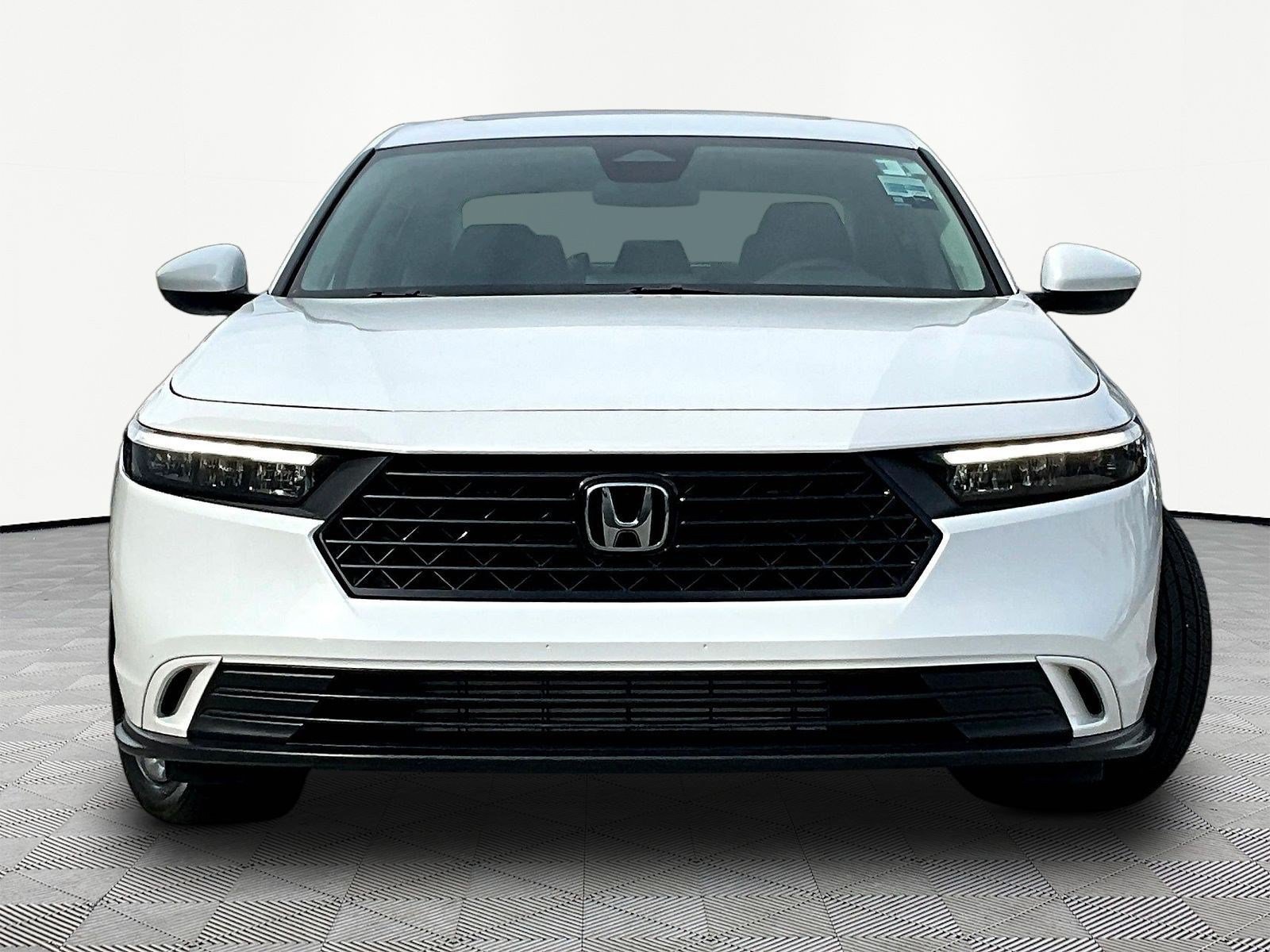 Used 2024 Honda Accord EX image 2