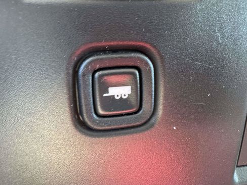 Used 2025 GMC Savana 2500 RWD image 33