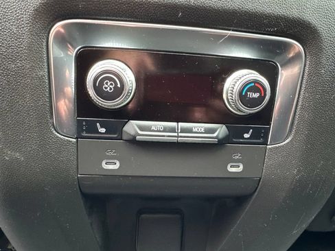 Used 2022 GMC Yukon Denali AWD/4WD image 14