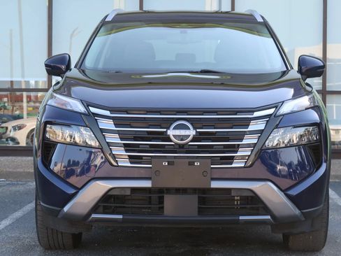 Used 2024 Nissan Rogue SL AWD/4WD image 2