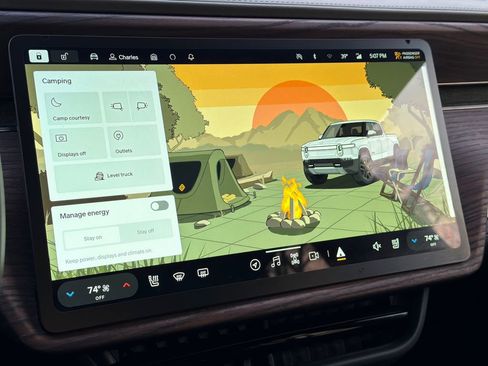 Used 2022 Rivian R1T Adventure image 30