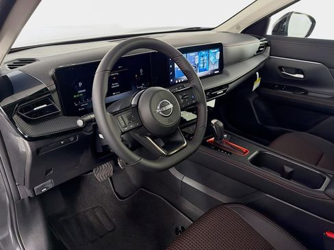New 2026 Nissan Kicks SR FWD image 9