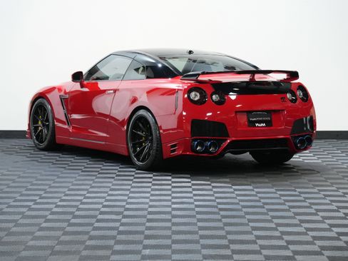 Used 2012 Nissan GT-R Premium image 8