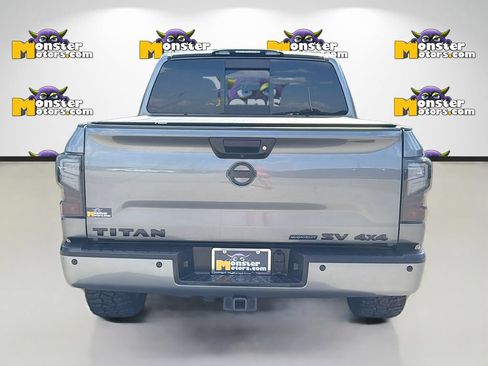Used 2019 Nissan Titan SV w/ SV Convenience Package AWD/4WD image 6