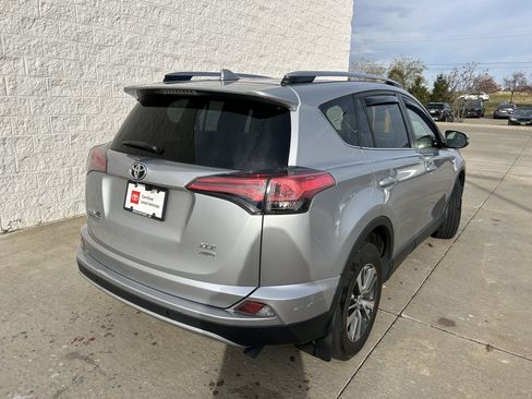 Used 2018 Toyota RAV4 XLE image 6
