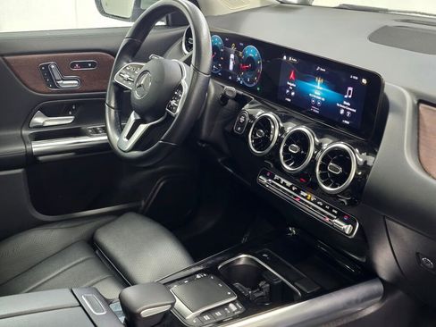 Used 2022 Mercedes-Benz GLA 250 4MATIC w/ Premium Package Lite image 26