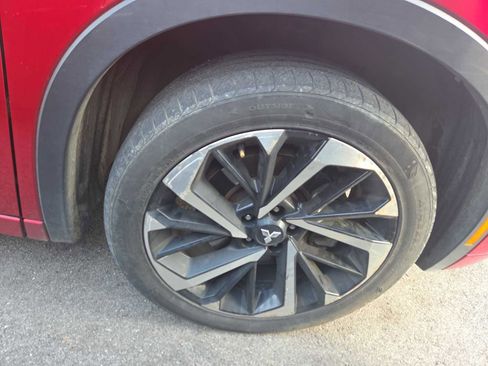 Used 2023 Mitsubishi Outlander SEL image 2