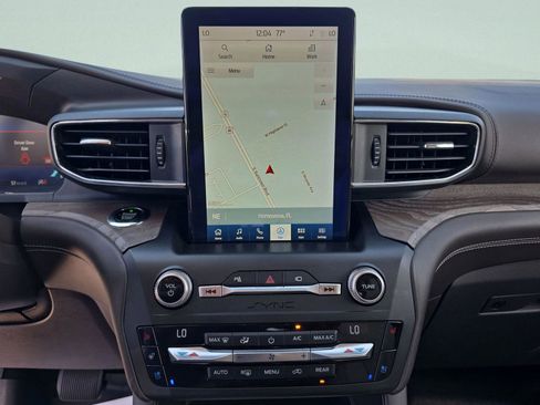 Used 2020 Ford Explorer Platinum w/ Premium Technology Package image 23