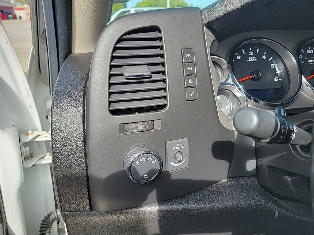 Used 2014 Chevrolet Silverado 2500 LT AWD/4WD image 9