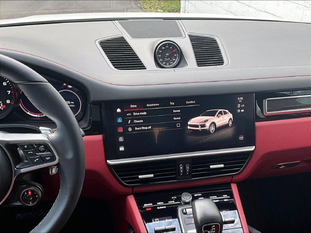 Certified 2023 Porsche Cayenne Coupe AWD/4WD image 10