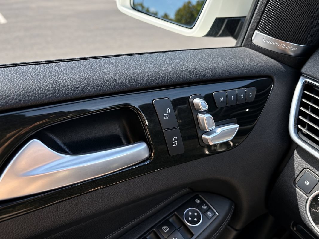 Used 2019 Mercedes-Benz GLS 450 4MATIC image 31