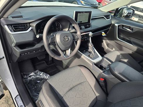 New 2025 Toyota RAV4 XLE image 27