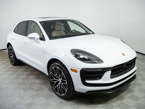 New 2026 Porsche Macan image 27