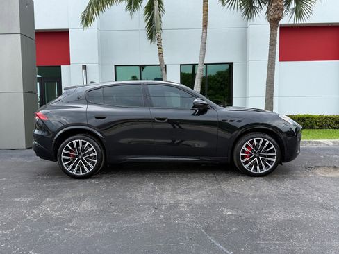 Used 2025 Maserati Grecale Modena AWD/4WD image 2