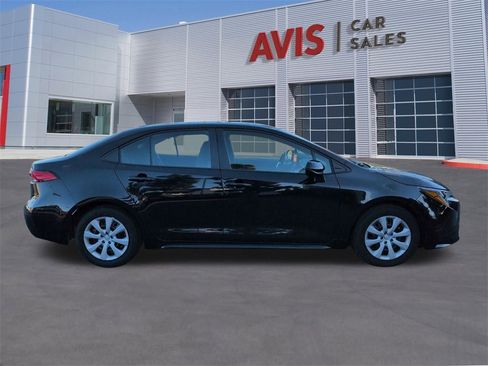 Used 2025 Toyota Corolla LE image 5