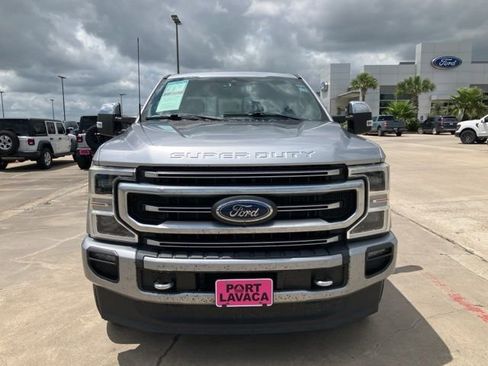 Used 2022 Ford F250 Platinum w/ FX4 Off-Road Package AWD/4WD image 2