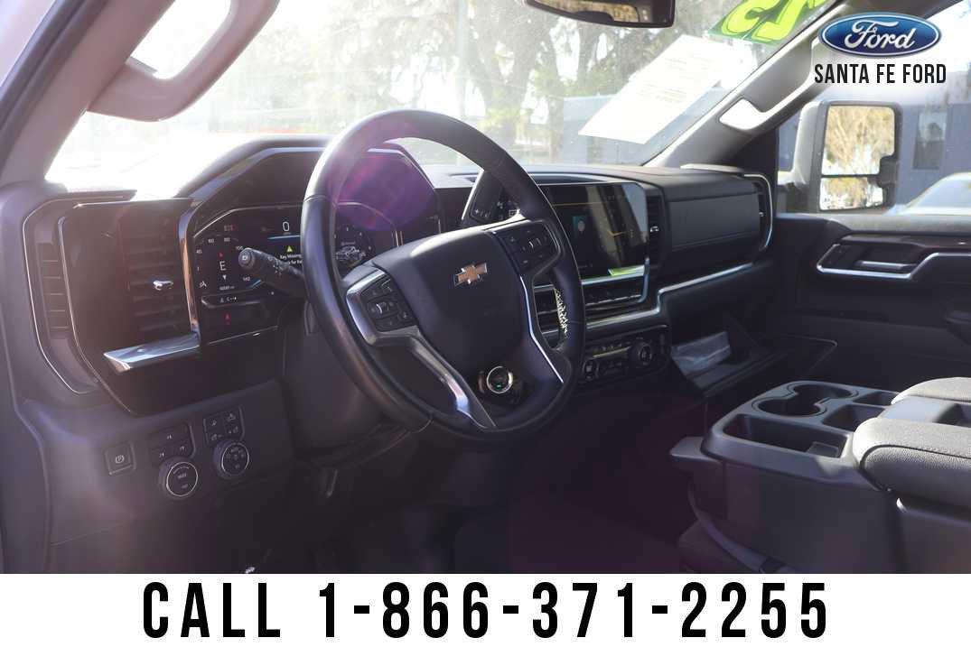 Used 2025 Chevrolet Silverado 2500 LT w/ Safety Package AWD/4WD image 13