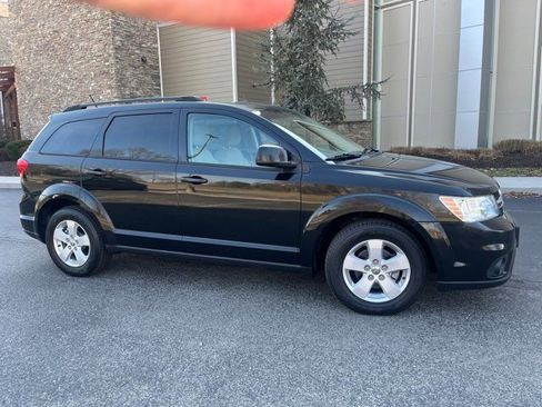 Used 2012 Dodge Journey SXT w/ Flexible Seating Group image 10