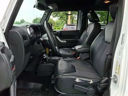 Used 2013 Jeep Wrangler Unlimited Sport AWD/4WD image 13