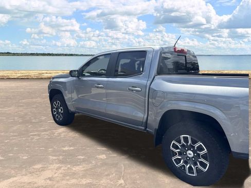Used 2023 Chevrolet Colorado Z71 w/ Z71 Convenience Package 2 AWD/4WD image 2
