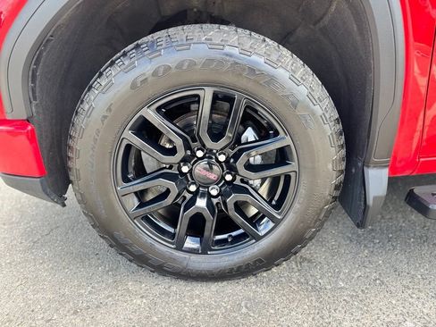 Used 2024 GMC Sierra 1500 Elevation AWD/4WD image 3