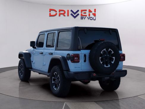 Used 2024 Jeep Wrangler Unlimited Rubicon image 3