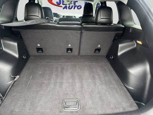 Used 2020 Jeep Cherokee Latitude Plus w/ Cold Weather Group image 9