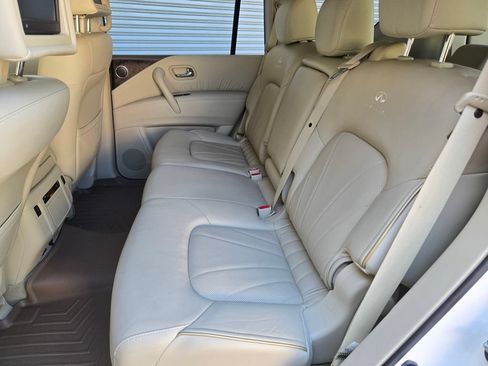 Used 2014 INFINITI QX80 4WD w/ Deluxe Touring Package image 13