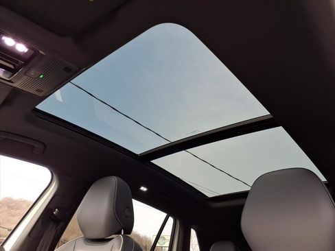 New 2026 Volkswagen Tiguan SEL R-Line image 9