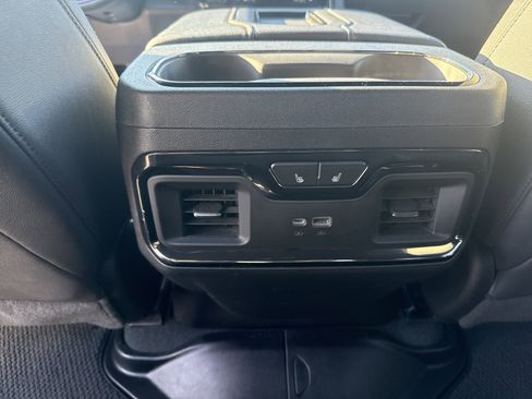 Used 2022 GMC Sierra 1500 AT4 w/ AT4 Premium Package AWD/4WD image 14