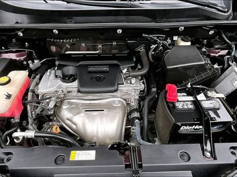 Used 2018 Toyota RAV4 LE w/ Carpet Mat Package image 9