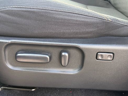 Used 2020 Toyota Tacoma SR5 image 32