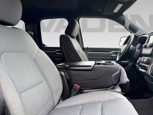 Used 2022 RAM 1500 Big Horn AWD/4WD image 10