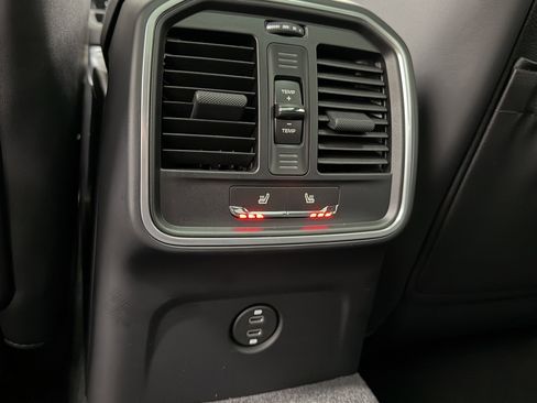 Certified 2026 Porsche Macan AWD/4WD image 21