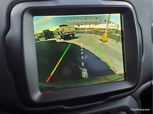 Used 2023 Jeep Renegade Latitude w/ Premium Group image 32