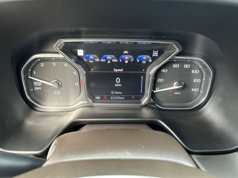 Used 2021 GMC Yukon SLT w/ Rear Media and Nav Package image 11