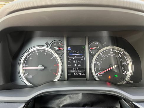 Used 2022 Toyota 4Runner Limited AWD/4WD image 19