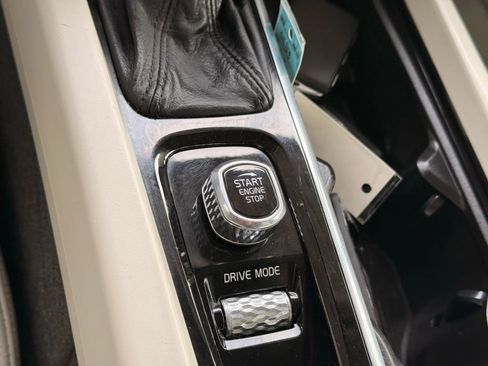 Used 2019 Volvo S60 T6 Momentum image 32